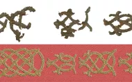 Fragmenty haftu z cmentarzyska w Gródku nad Bugiem (11-12 w.) oraz jego rekonstrukcja.
